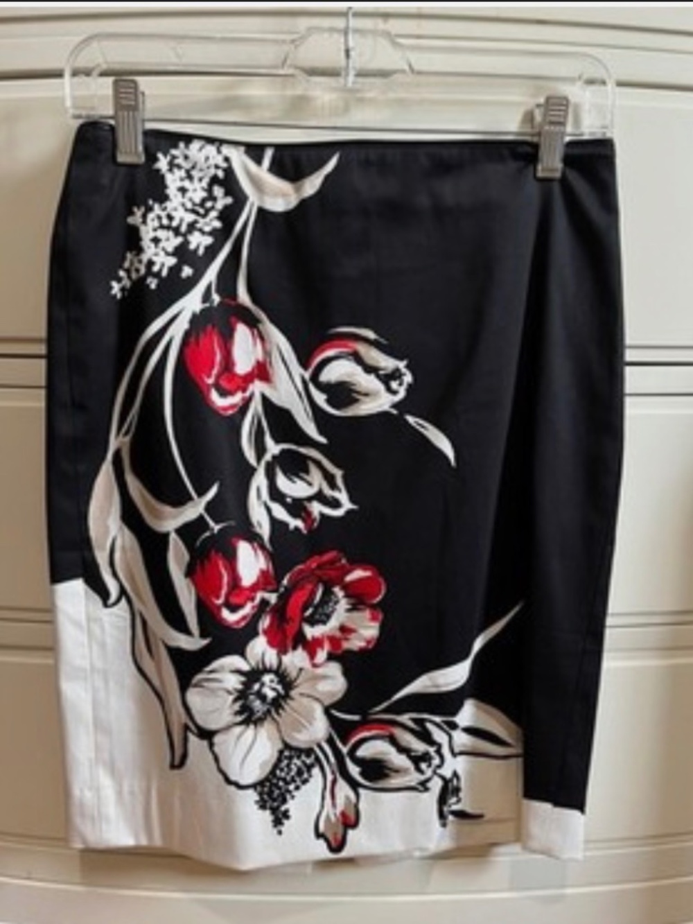 The White House Black Market WHBM Bold Black & White Floral Pencil Skirt